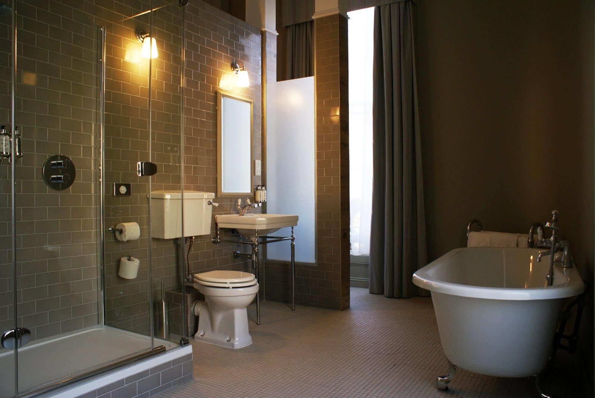 Loch Fyne Hotel And Restaurant Bath Extérieur photo